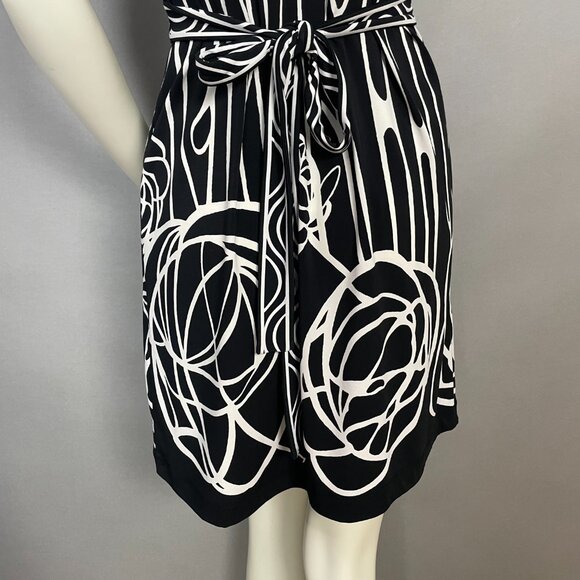BCBGMaxAzria‎ Dress Abstract Print Black White Tie Waist Pockets Size Medium - Picture 7 of 10